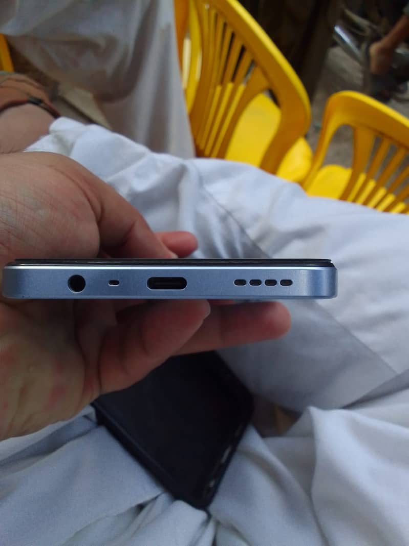 Realme Note 60 4