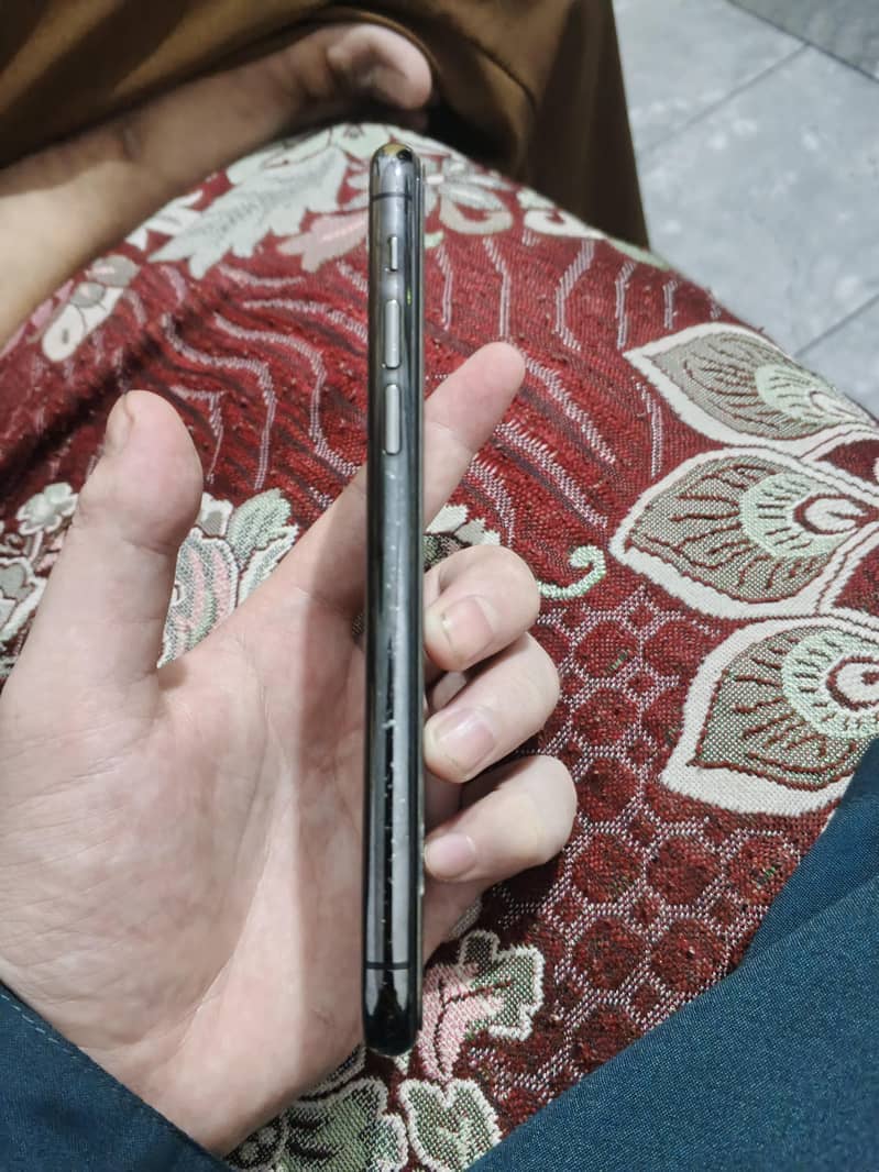 iPhone 11 Pro sim working 3