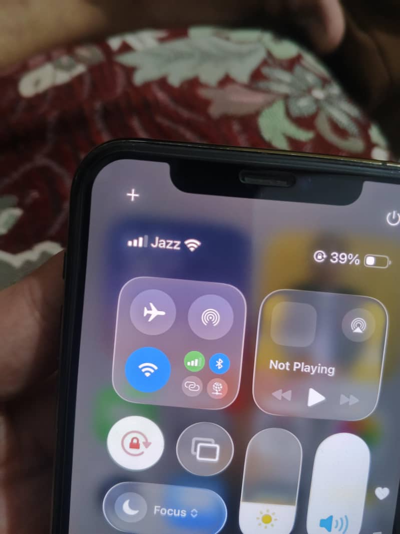 iPhone 11 Pro sim working 6