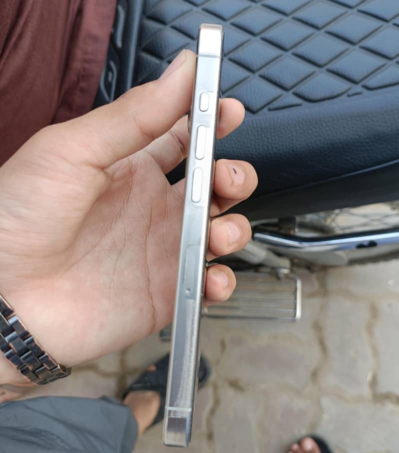 Apple iPhone 15 Pro 5