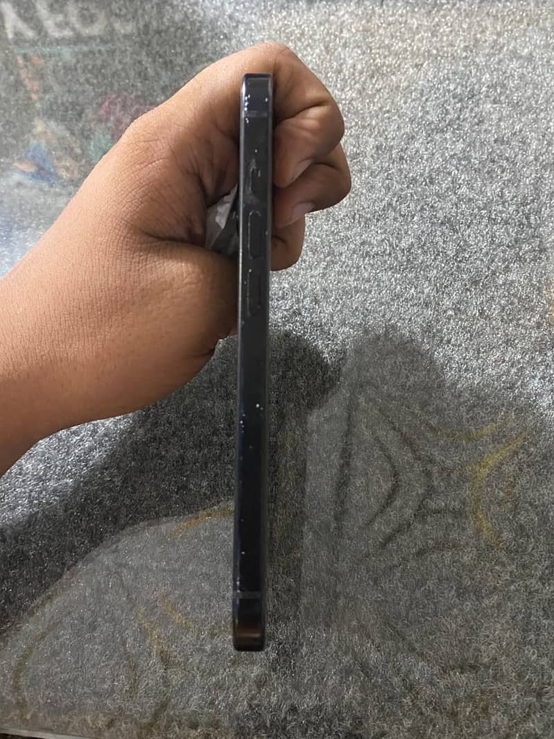 Apple iPhone 15 4