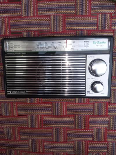 Panasonic 3 Band Radio Model RF-562