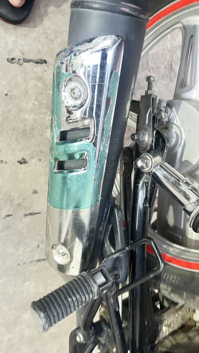 Suzuki GDS 110 Model 2024 gray color