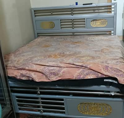 King size bed