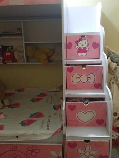 Bunk bed hello kitty