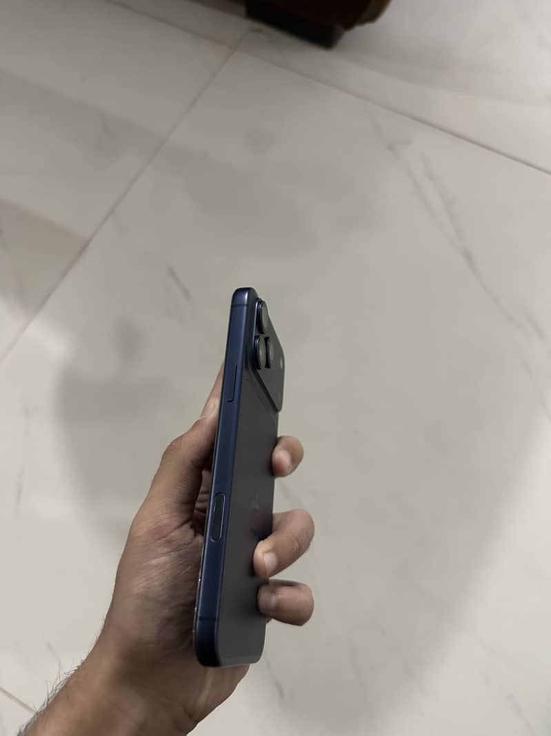 Apple iPhone 17 Pro Max 3
