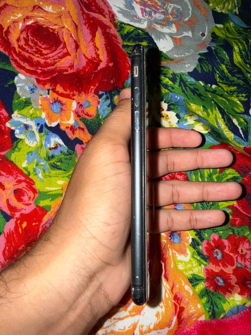Apple iPhone 7 2