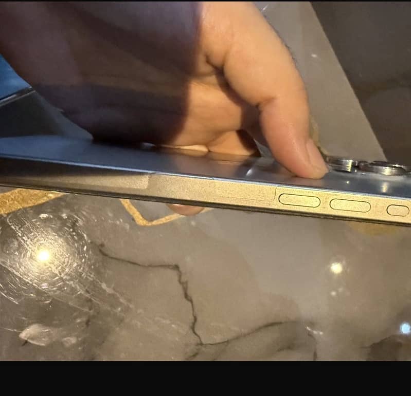 Apple iPhone 15 Pro Max 3