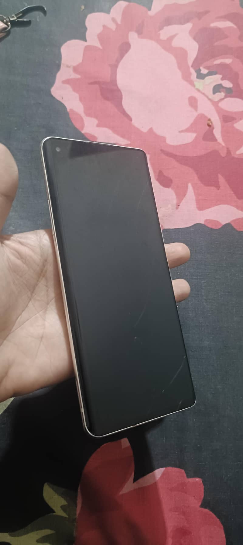 OnePlus 8. 2