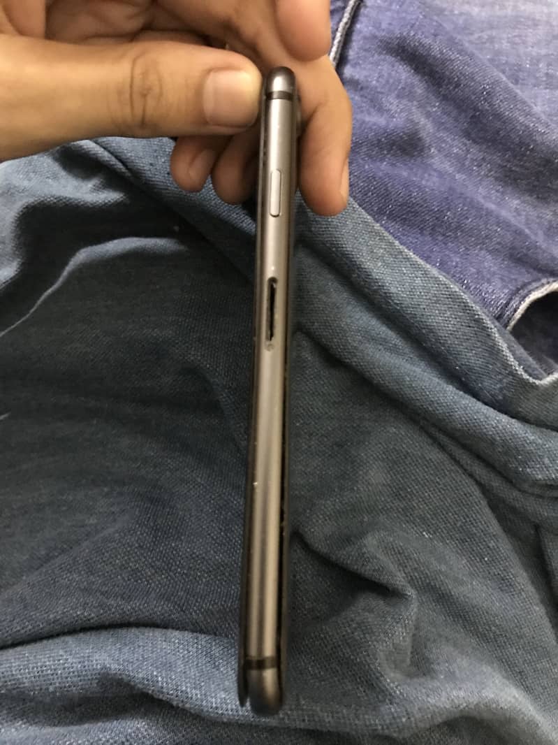 Apple iPhone 8 4