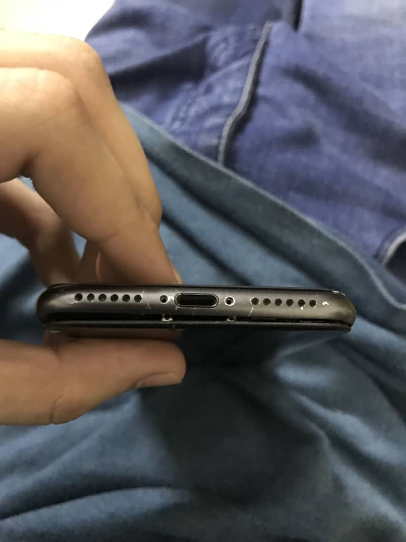Apple iPhone 8 5