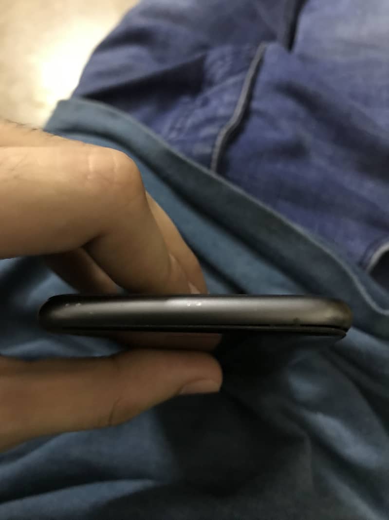 Apple iPhone 8 6