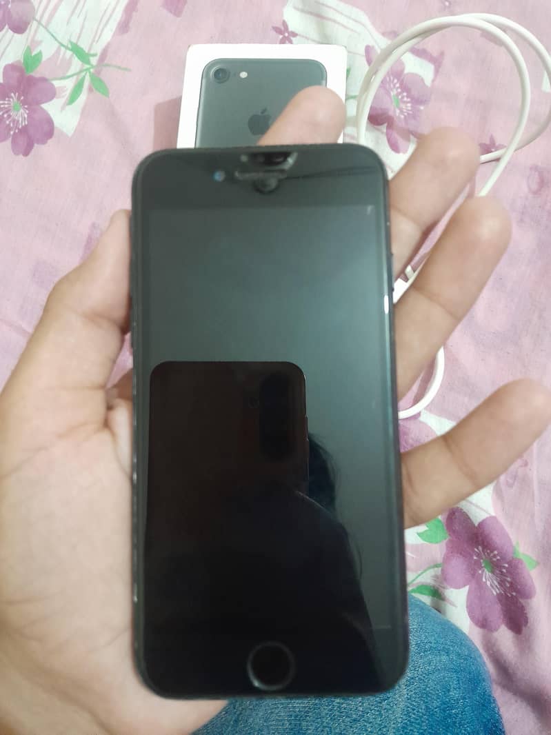 Apple iPhone 7 2