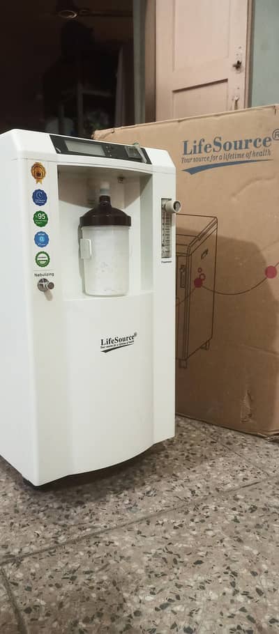 02 oxygen concentrator Life source 10 liters