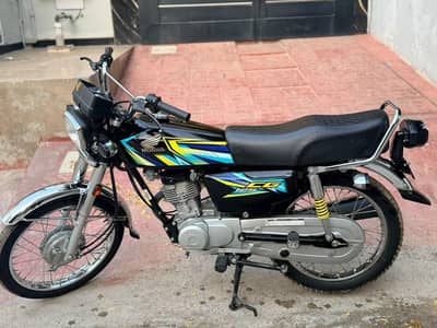 Honda 125 black colour new conditoon