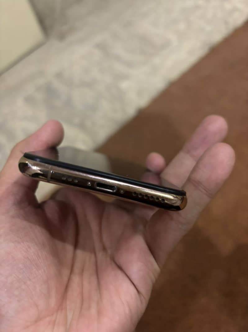 Apple iPhone 11 Pro 2
