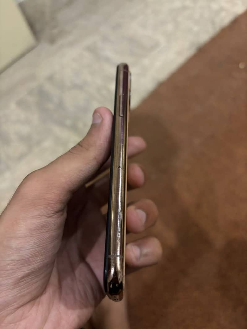 Apple iPhone 11 Pro 3