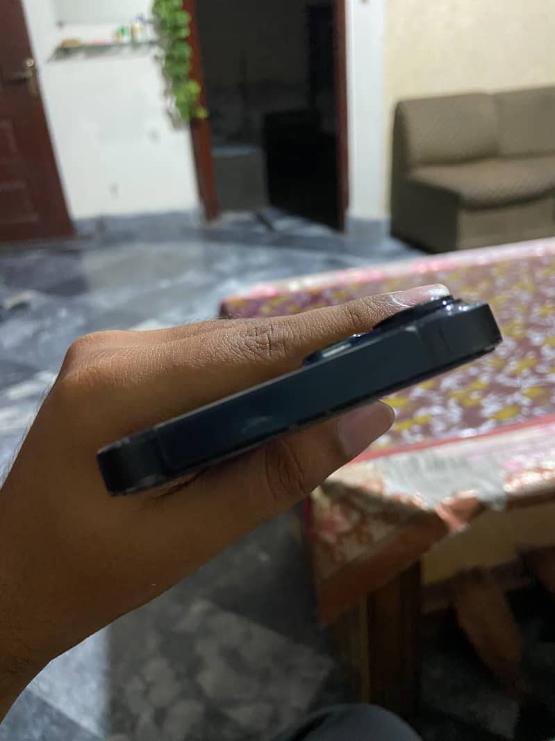 Apple iPhone 14 2
