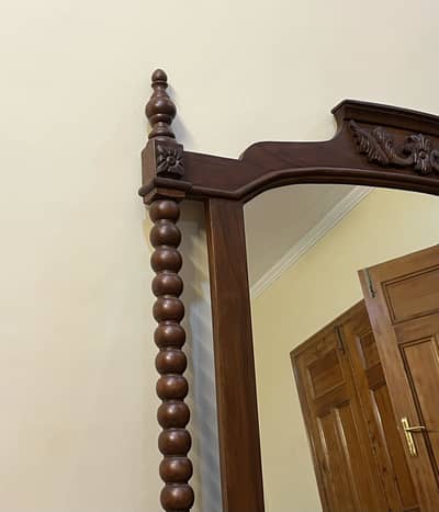 Chiniot mirror