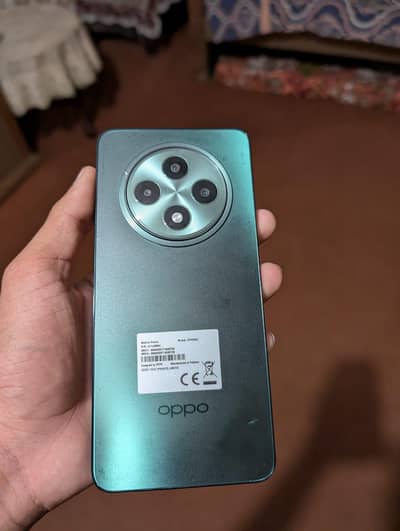 OPPO Reno12 F