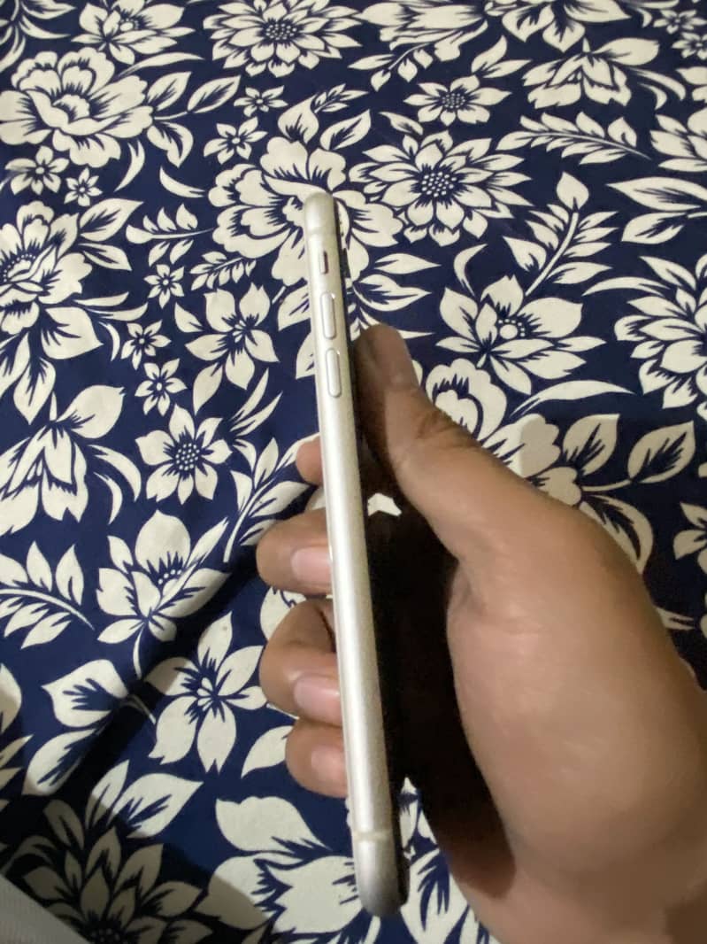 Apple iPhone 11 5