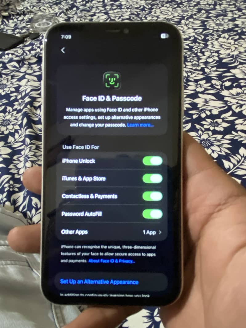 Apple iPhone 11 7