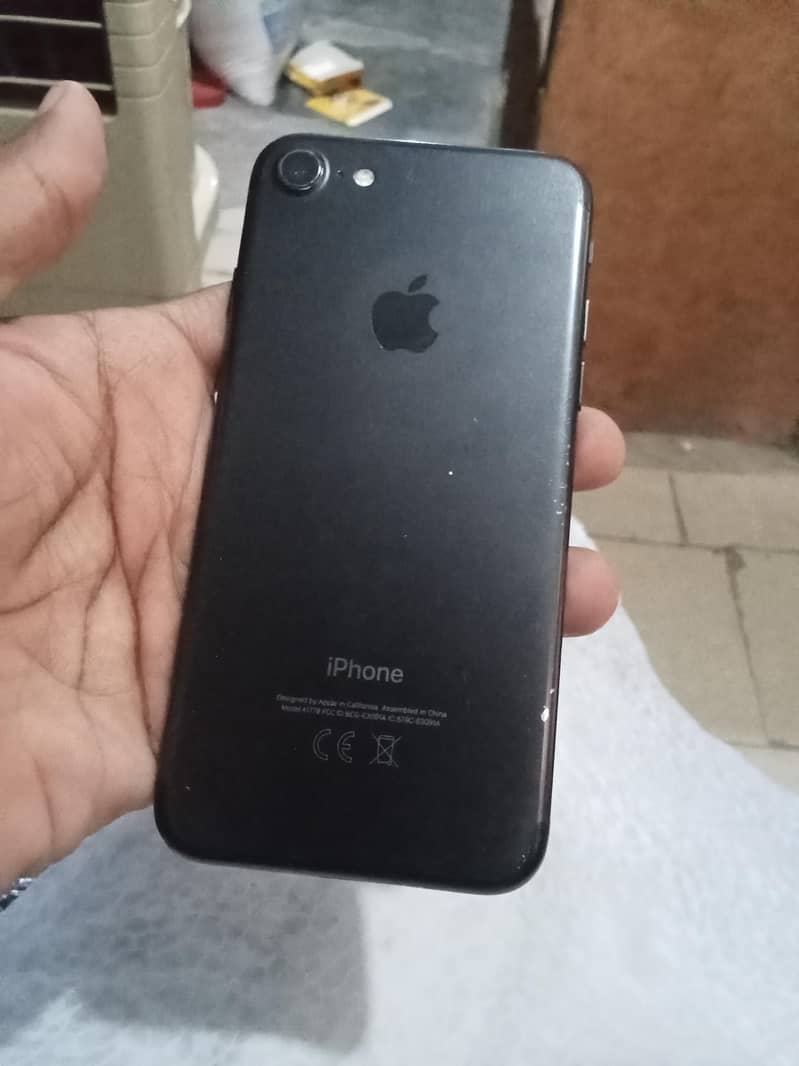 Apple iPhone 7 1