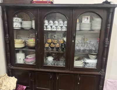 Crockery dressing