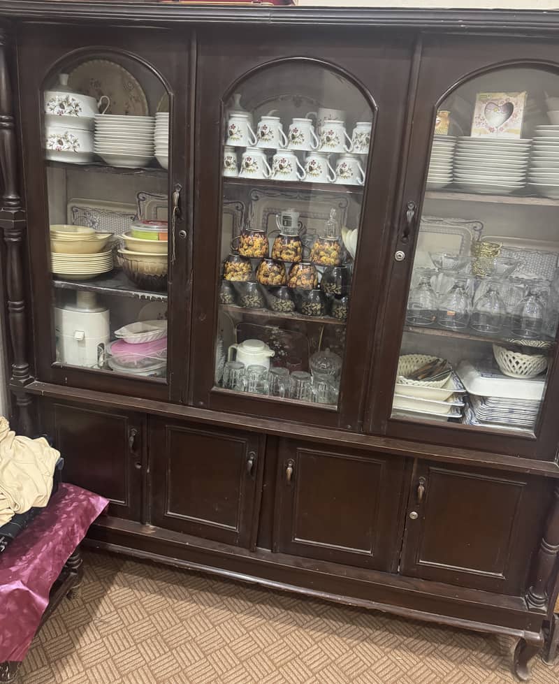 Crockery dressing 1