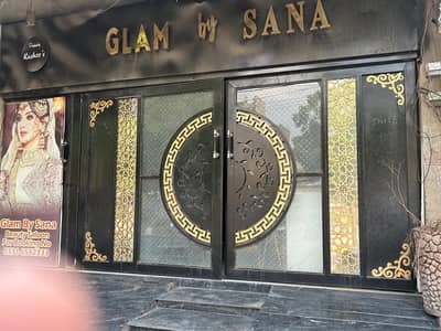 I sell my home gate very good quality and conditions