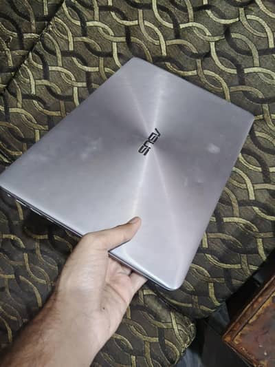 Asus ZenBook Core i7 7th Generation 8/256