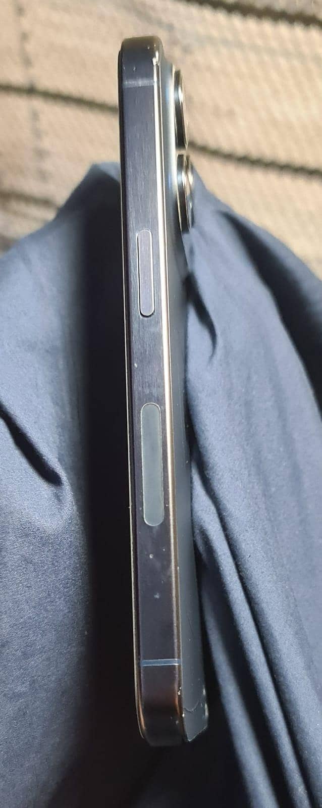 Apple iPhone 15 Pro 1