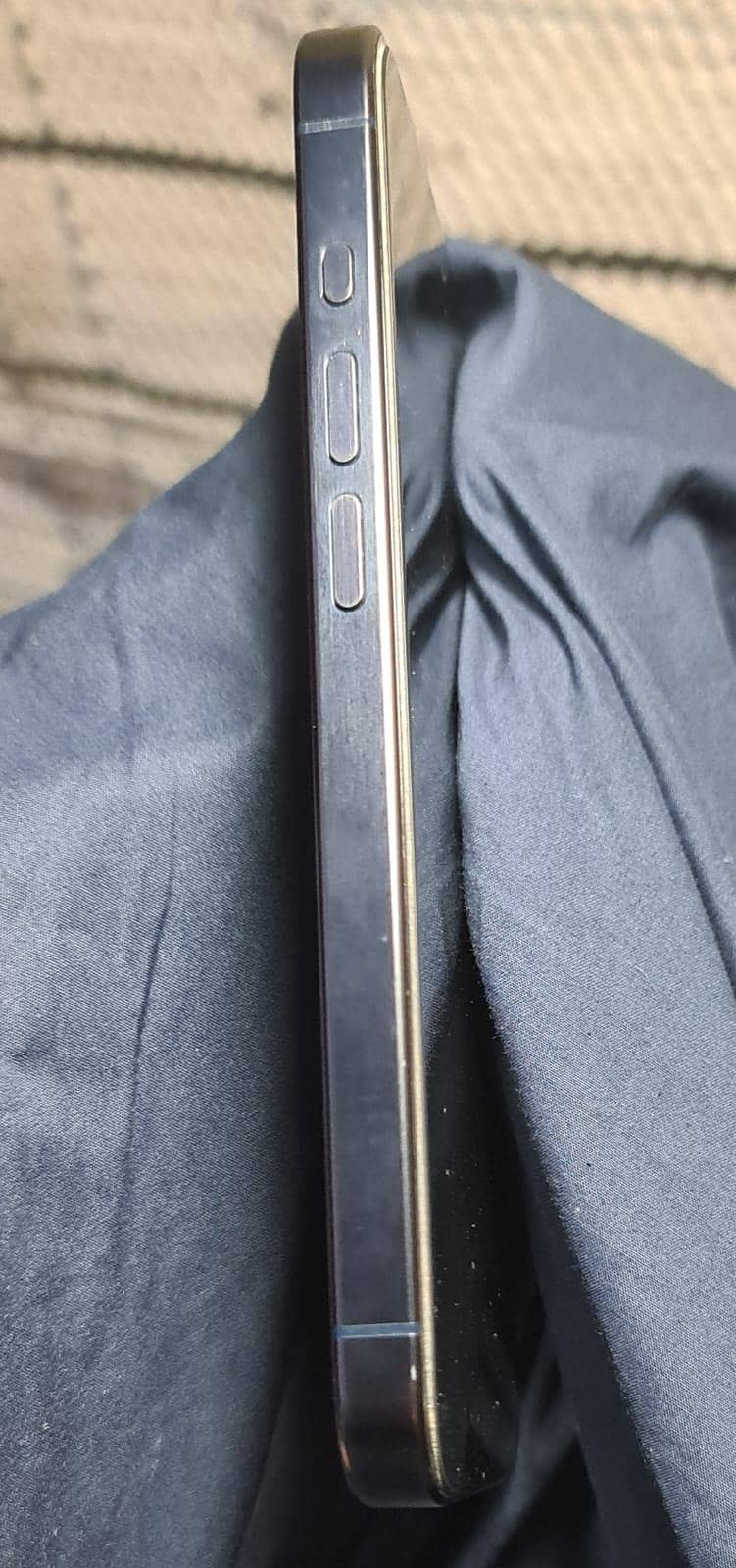 Apple iPhone 15 Pro 4