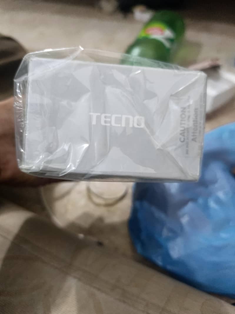Tecno CAMON 30 1