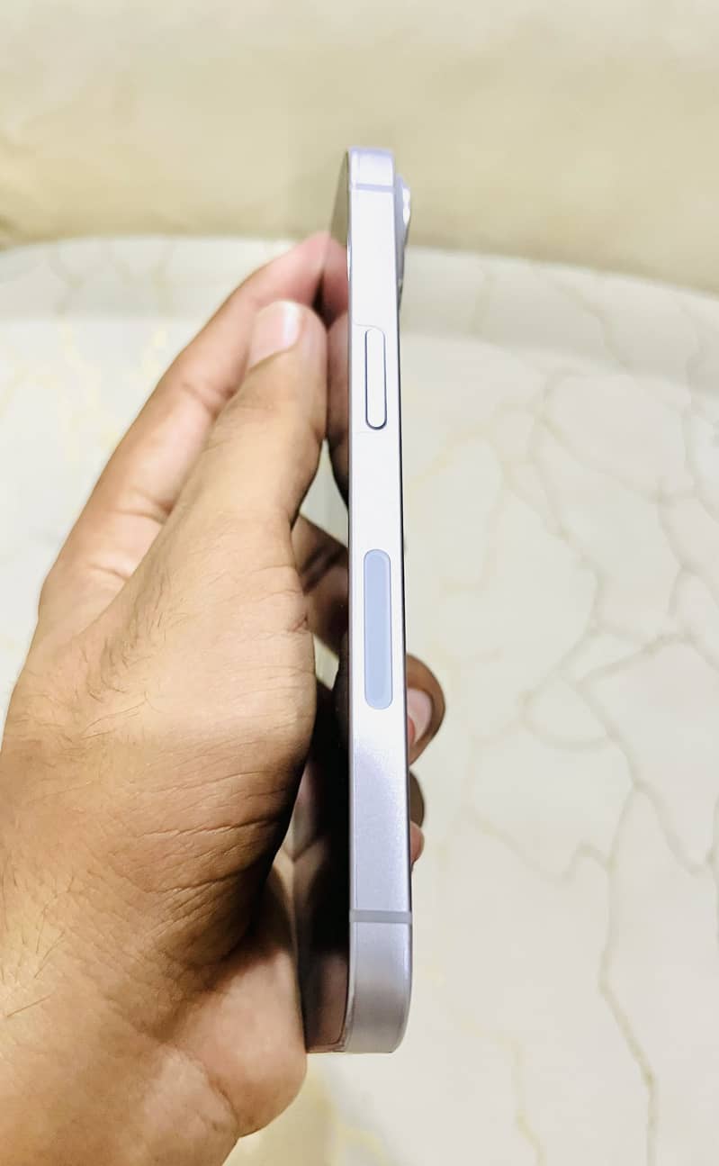 Apple iPhone 14 3