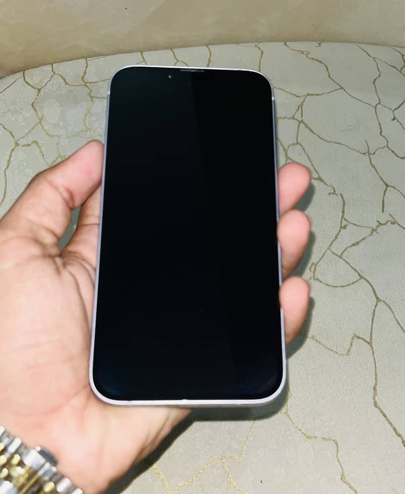 Apple iPhone 14 4