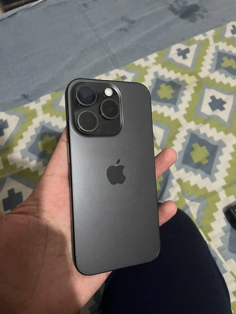 Apple iPhone 15 Pro 0