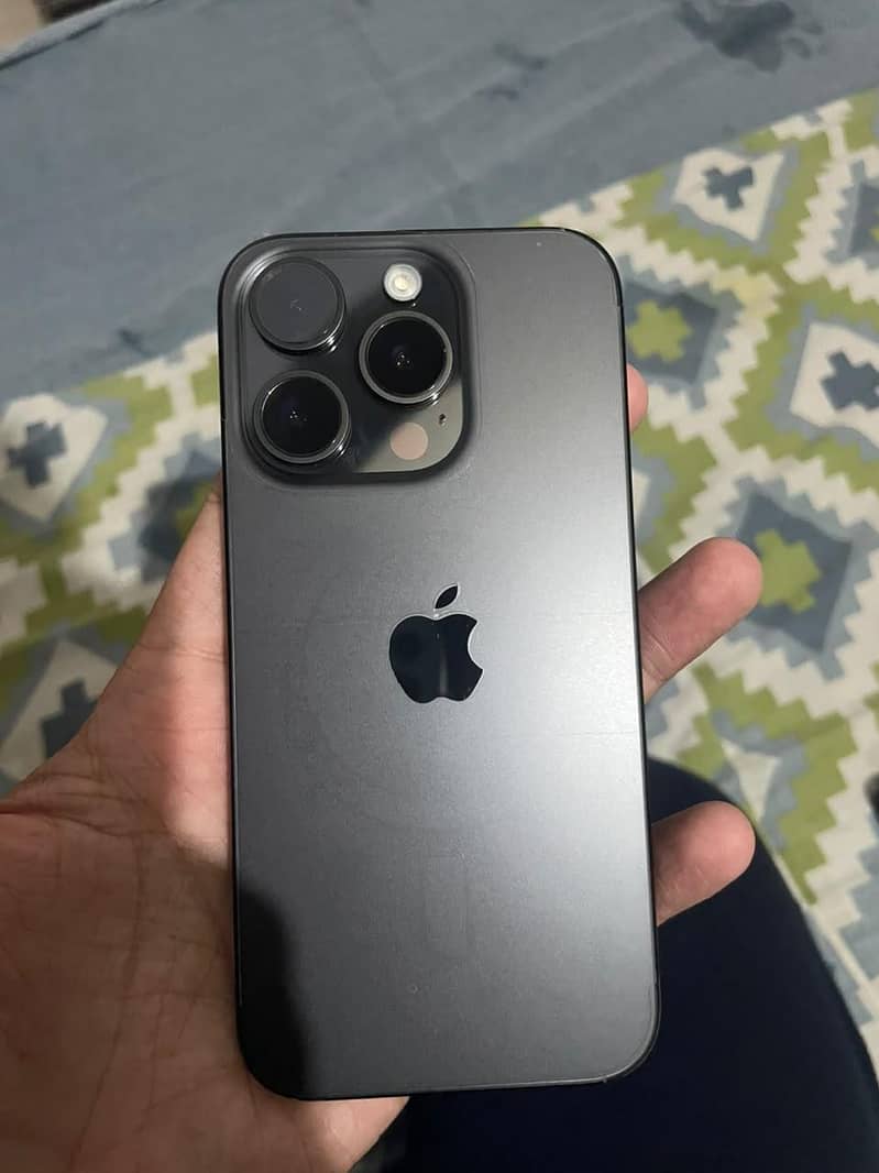 Apple iPhone 15 Pro 1