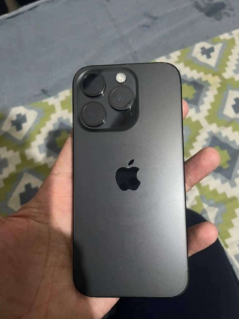 Apple iPhone 15 Pro 3