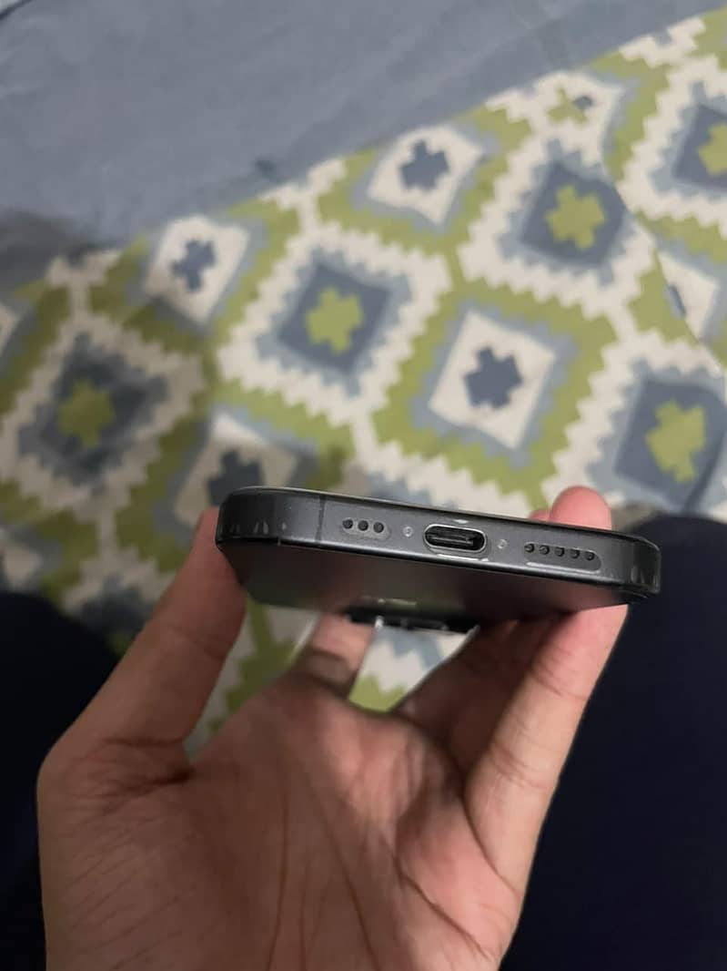 Apple iPhone 15 Pro 8