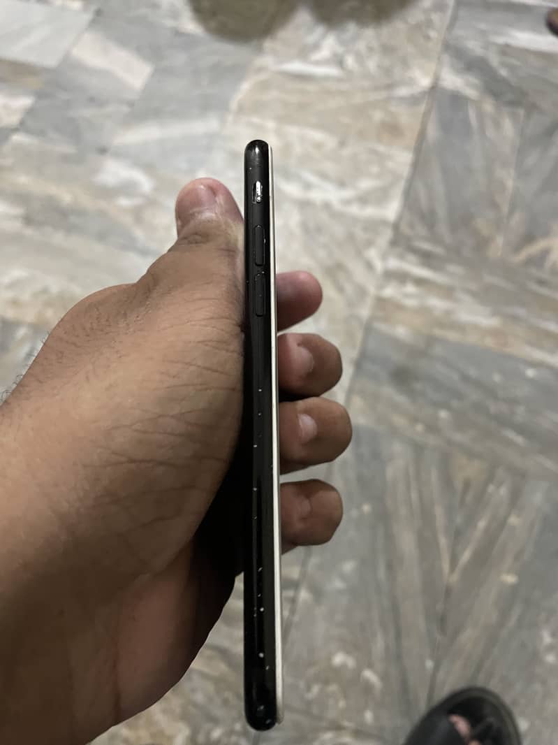 Apple iPhone 7 2