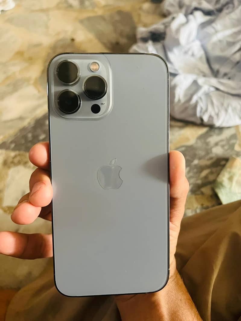 Apple iPhone 13 Pro Max 3