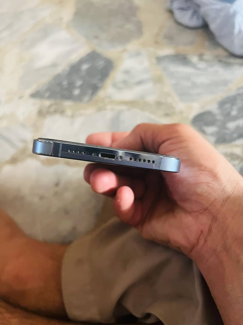 Apple iPhone 13 Pro Max 6