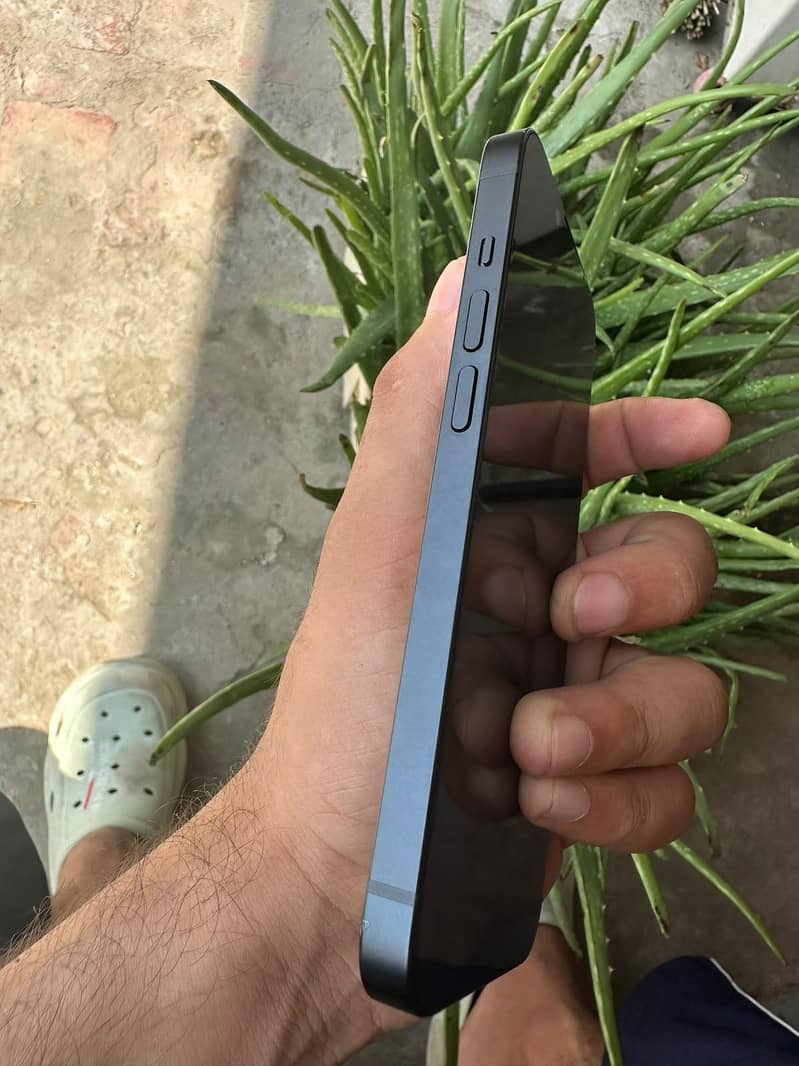Apple iPhone 14 2