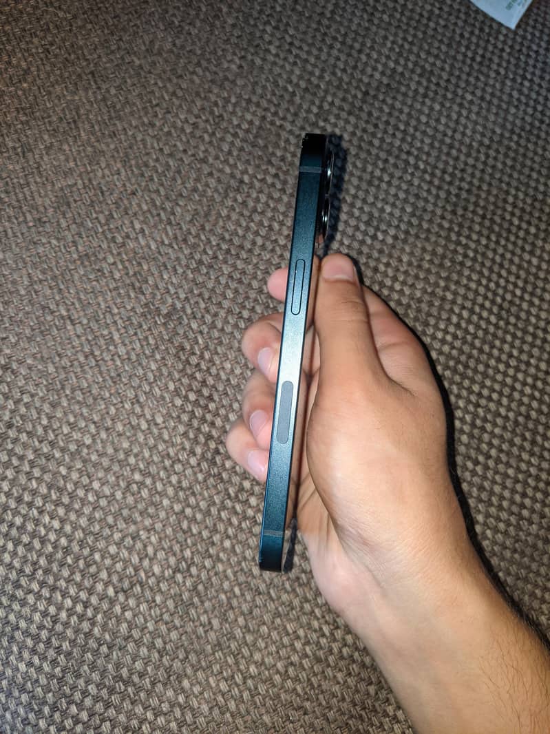 Apple iPhone 13 3