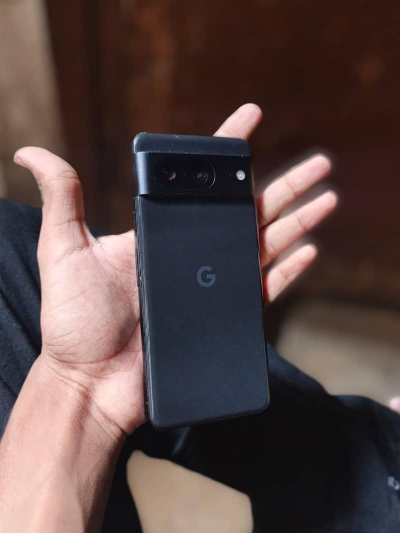 Google Pixel 8 4