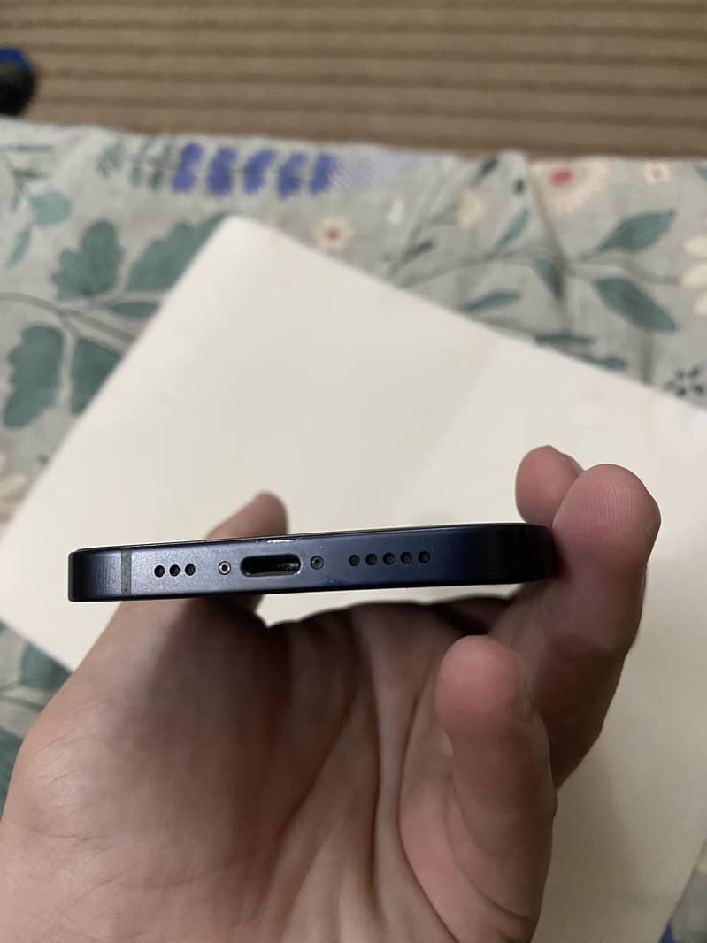 Apple iPhone 12 5