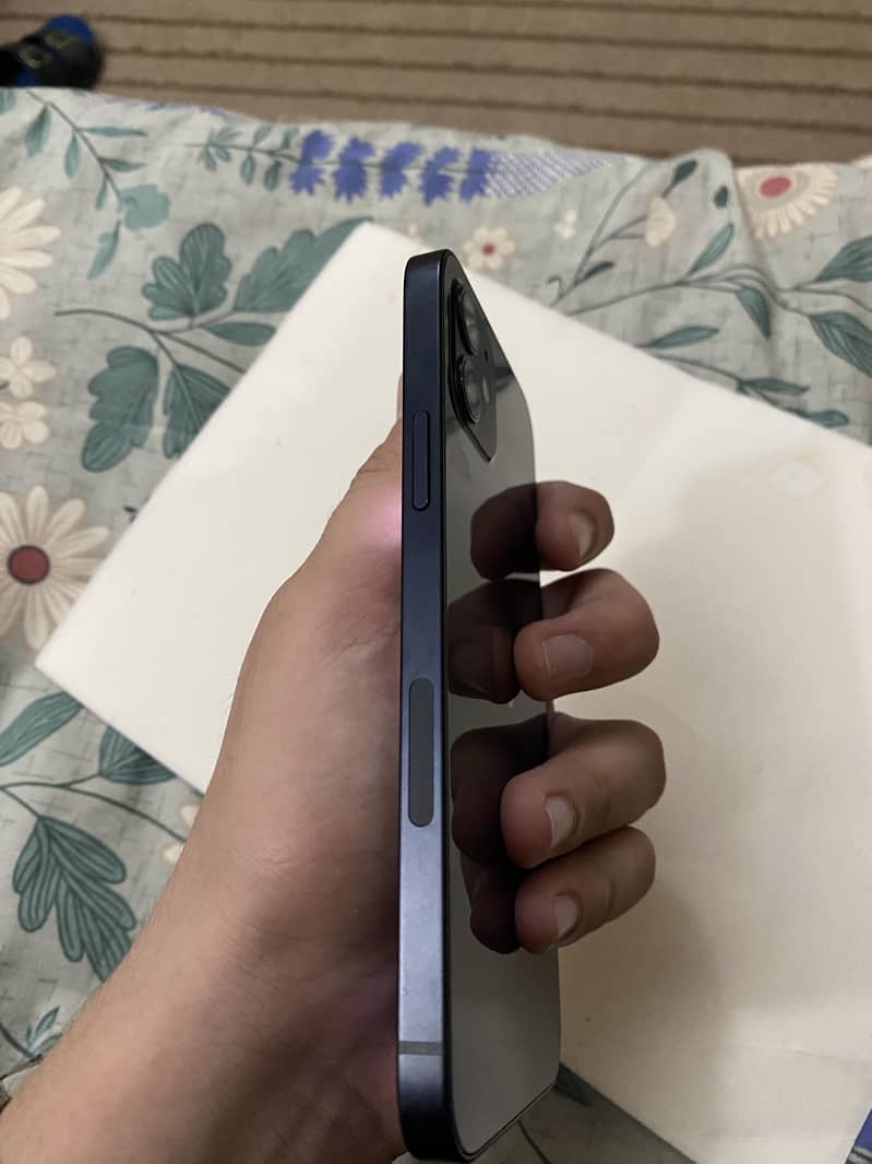 Apple iPhone 12 8
