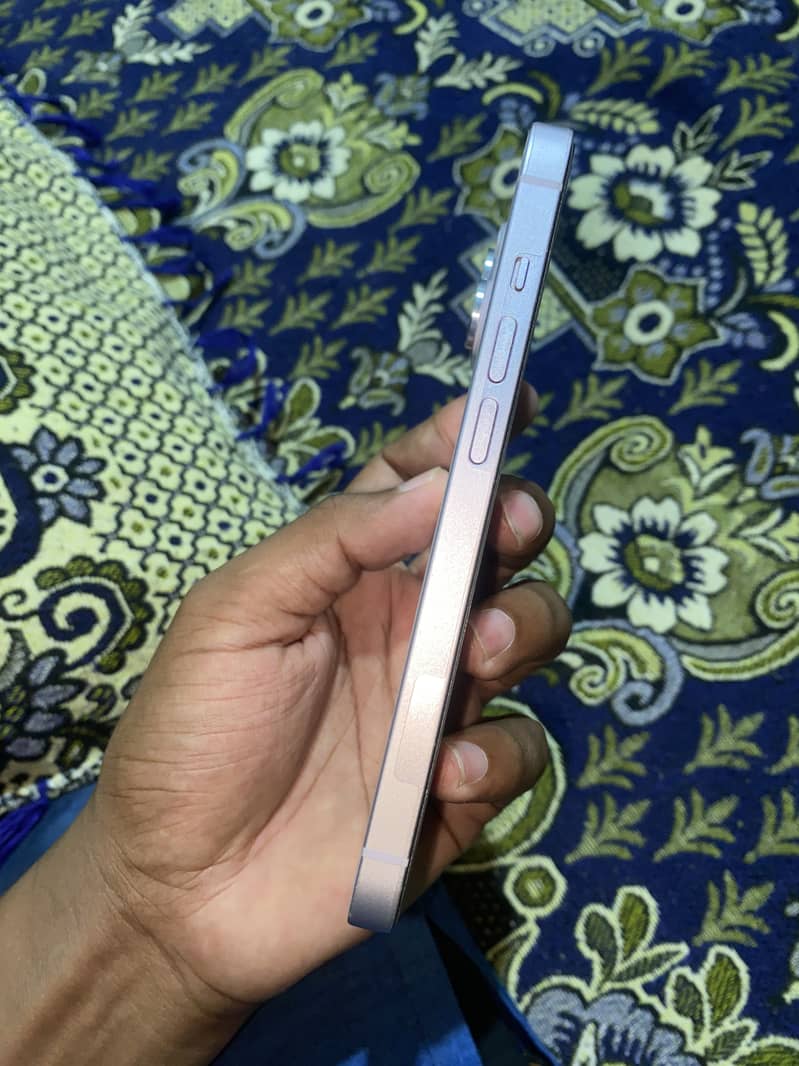 Apple iPhone 14 2