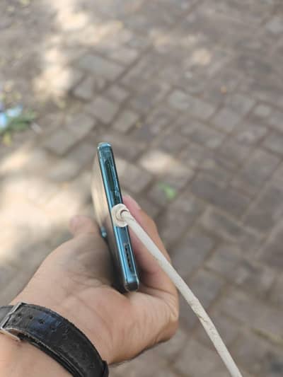 Vivo V30